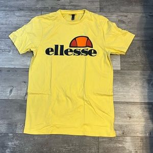 Ellese T- Shirt Size: large never worn